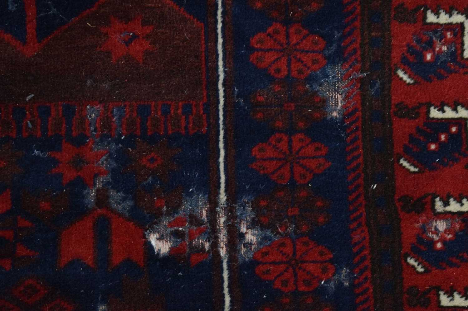 Middle Eastern wool rug, 290cm x 190cm - Image 8 of 12