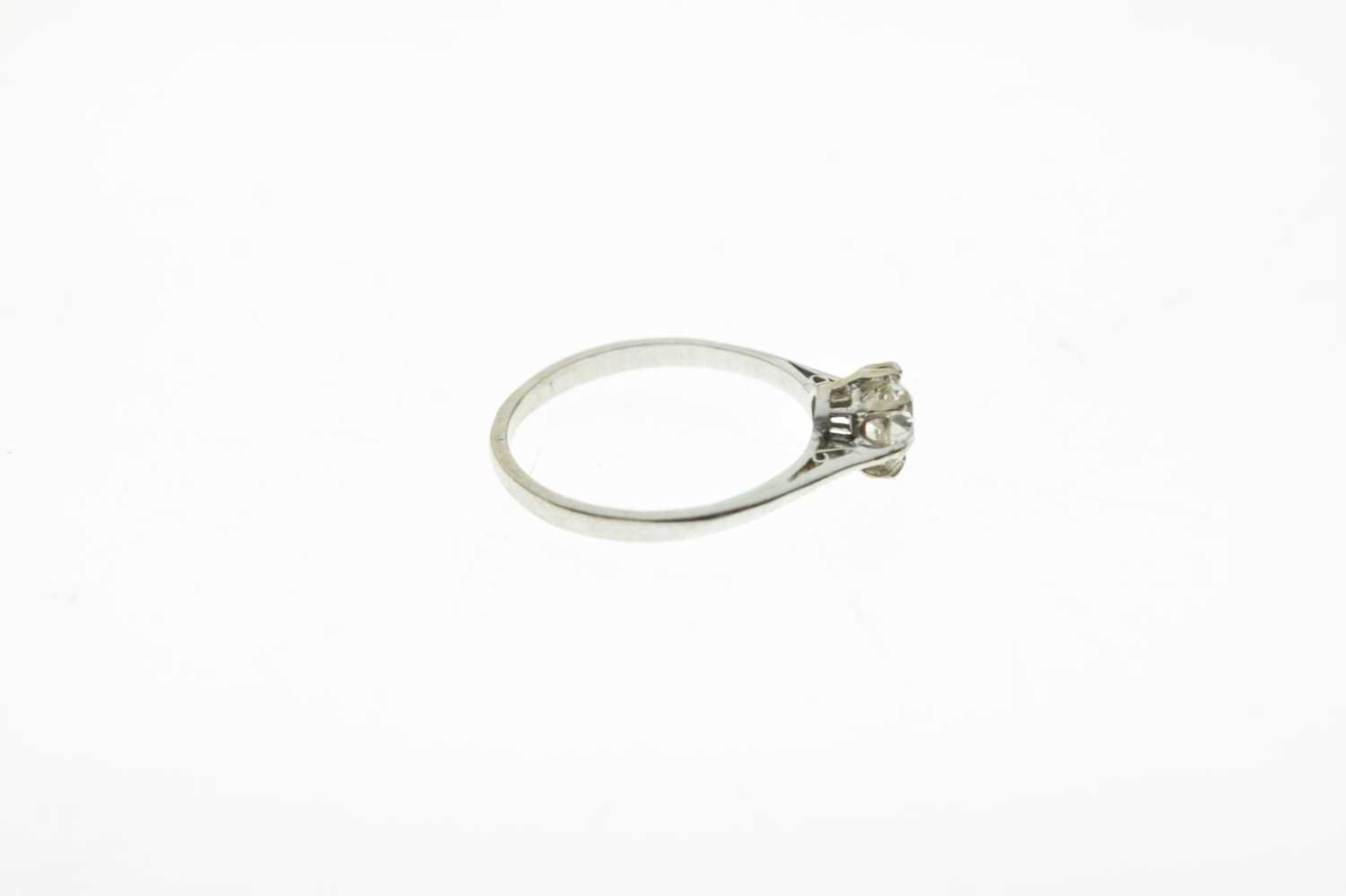 Platinum solitaire diamond ring - Image 5 of 6