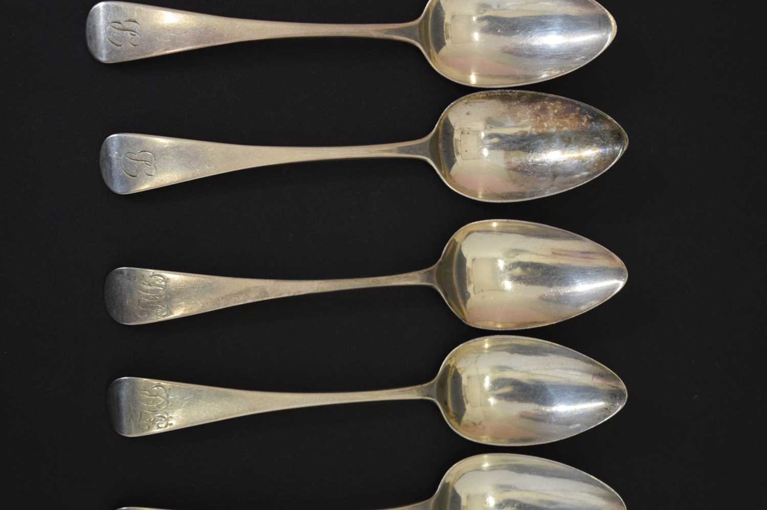 Ten Georgian silver Old English pattern dessert spoons - Image 4 of 11