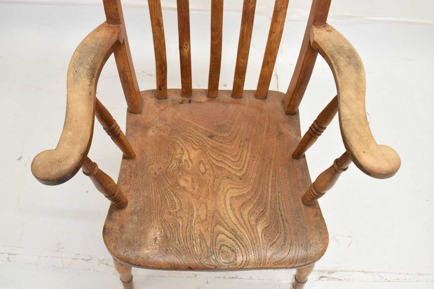 Mid 19th century ash and elm stick-back country chair - Image 3 of 7