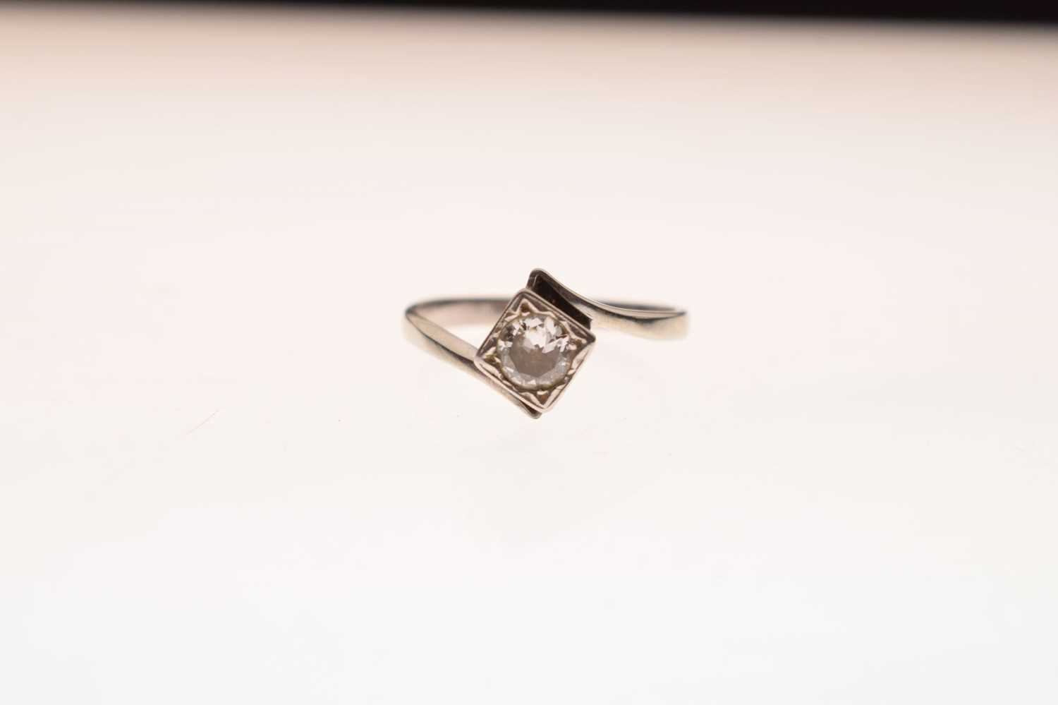 Diamond solitaire crossover ring, 0.33ct approx. - Bild 2 aus 5