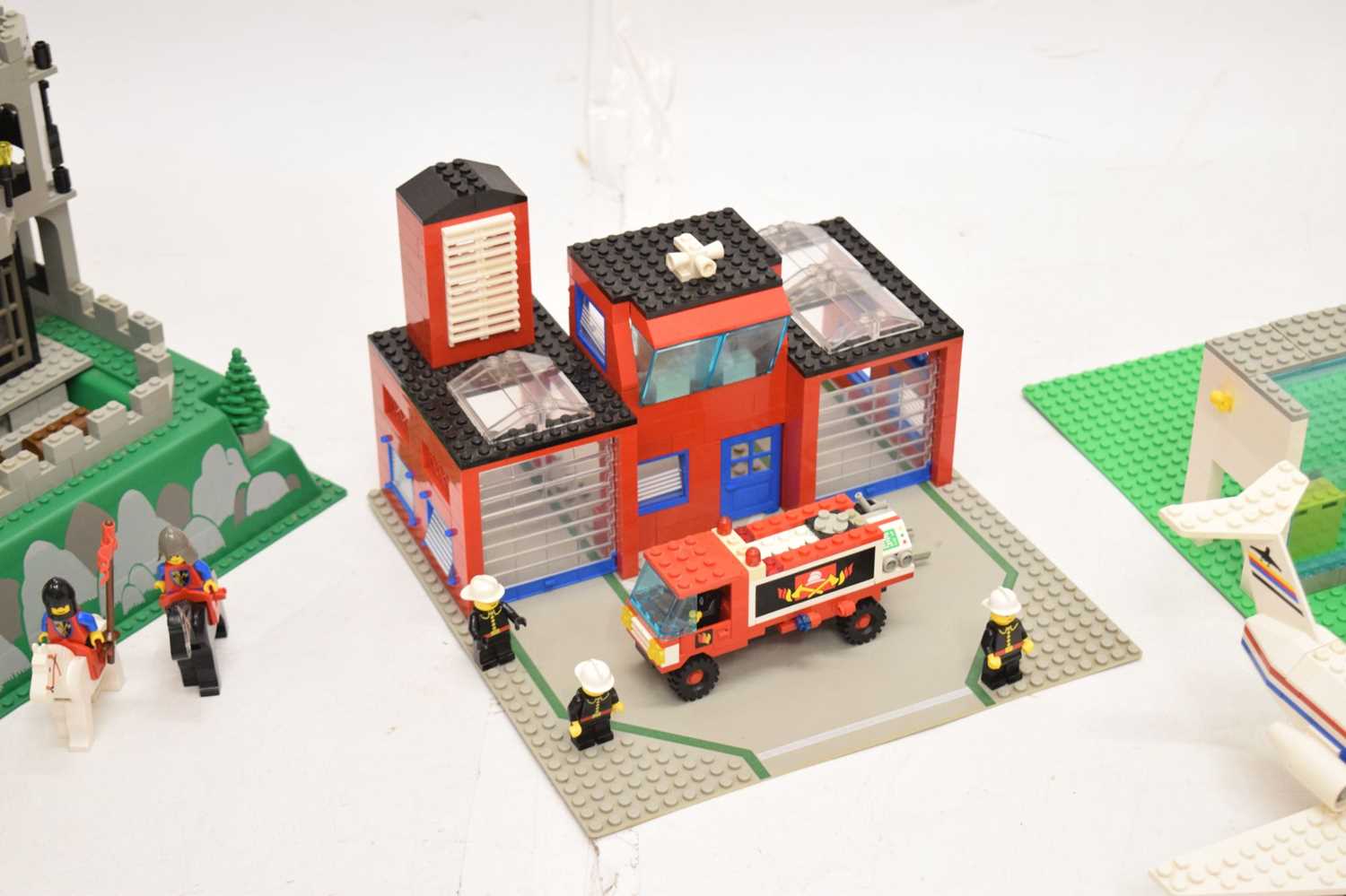 Lego - Five built sets - Image 5 of 8