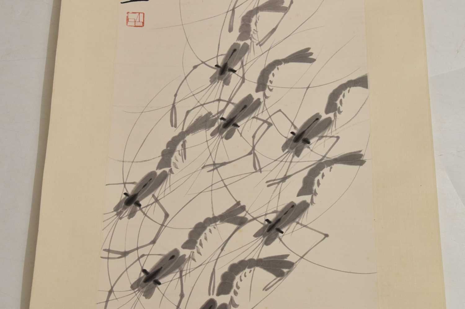 Manner of Qi Baishi (1864 - 1957) - Chinese watercolour scroll, nine shrimps or crayfish - Image 5 of 18