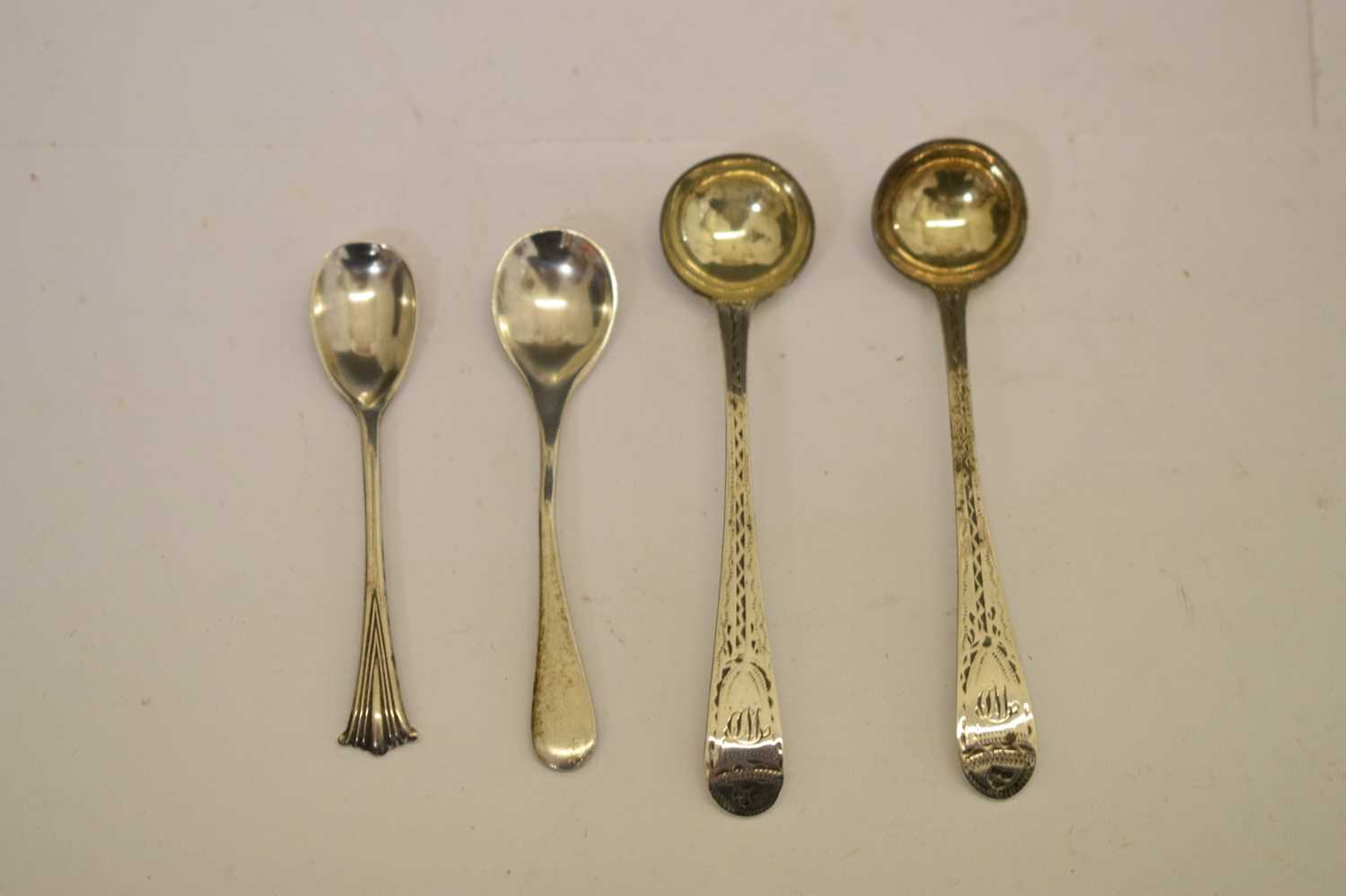 Collection of silver items to include silver napkin rings, pair of silver of pedestal mustard pots - Bild 8 aus 13
