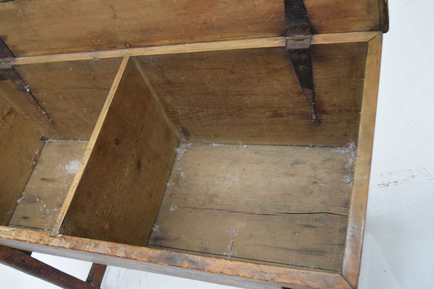 19th century dough bin - Image 7 of 11