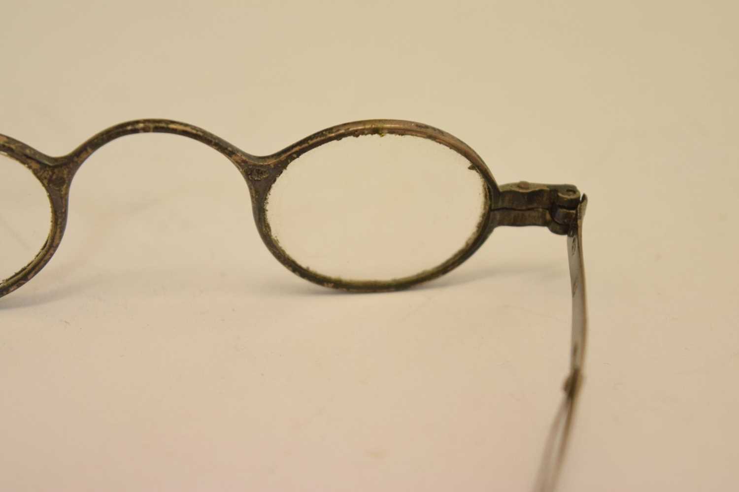 Pair of George III silver-mounted spectacles - Image 5 of 8