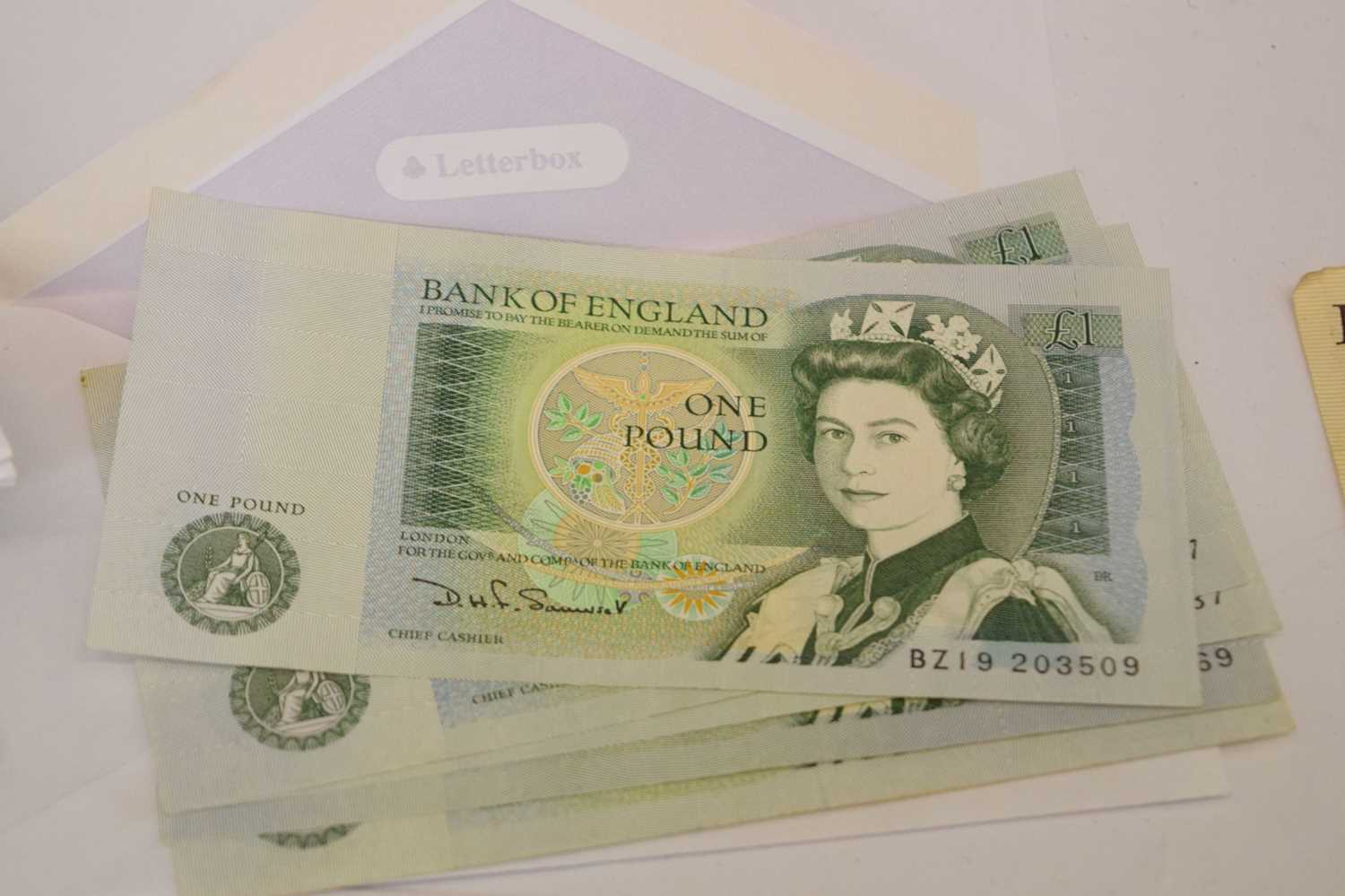 Collection of Elizabeth II Bank of England banknotes - Image 4 of 10