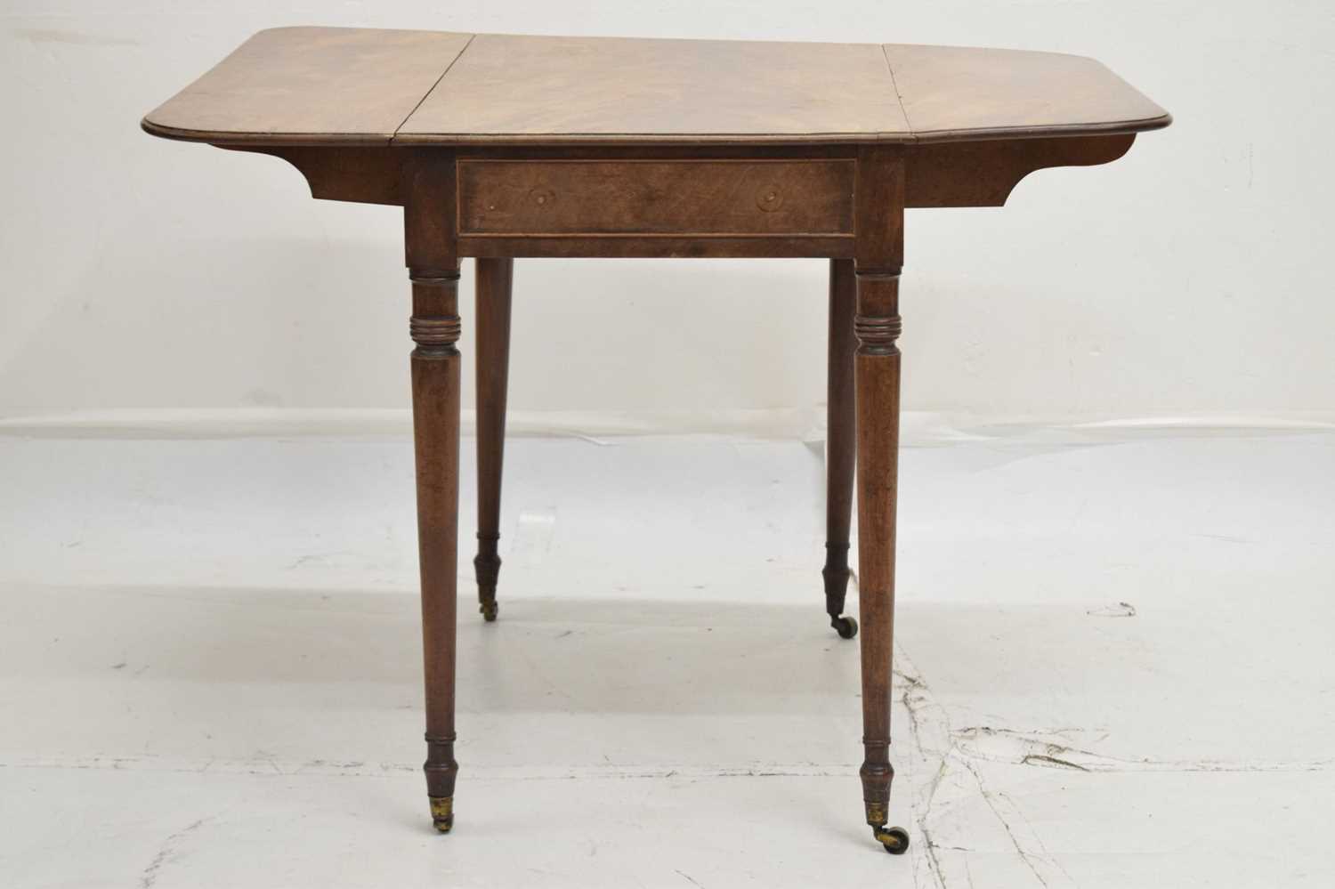 Early 19th century mahogany Pembroke table - Image 6 of 7