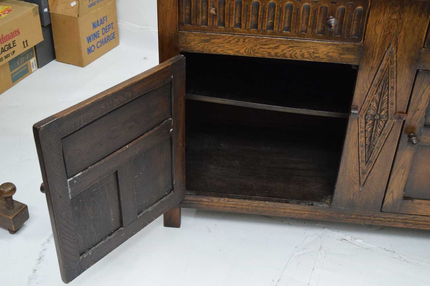 Old reproduction oak dresser - Image 10 of 17
