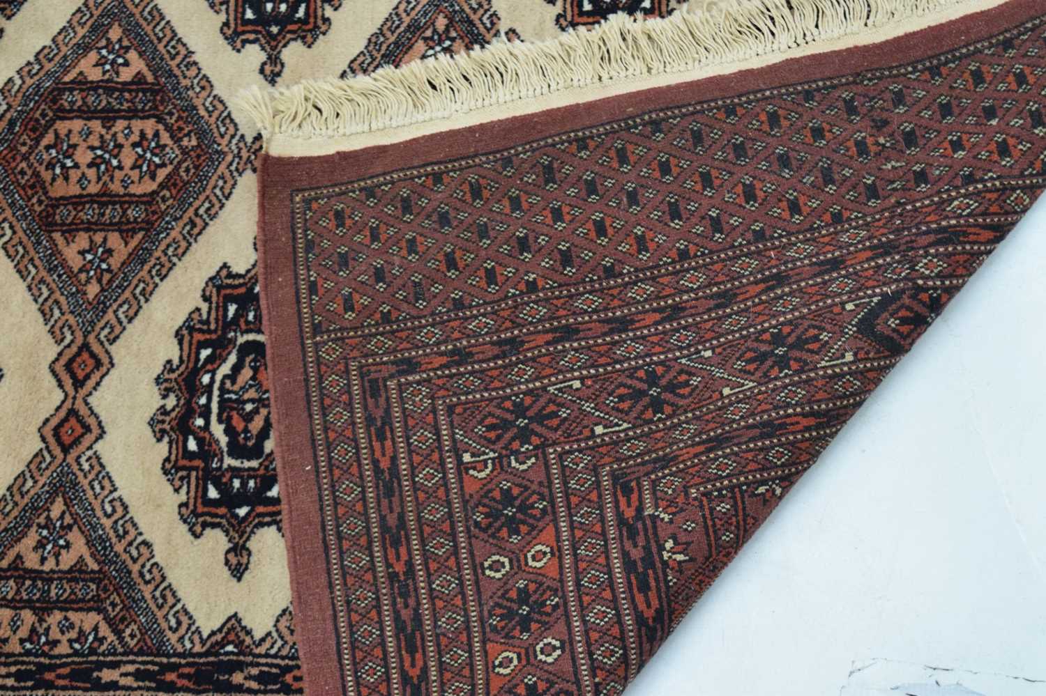 Middle Eastern wool rug - Image 8 of 9