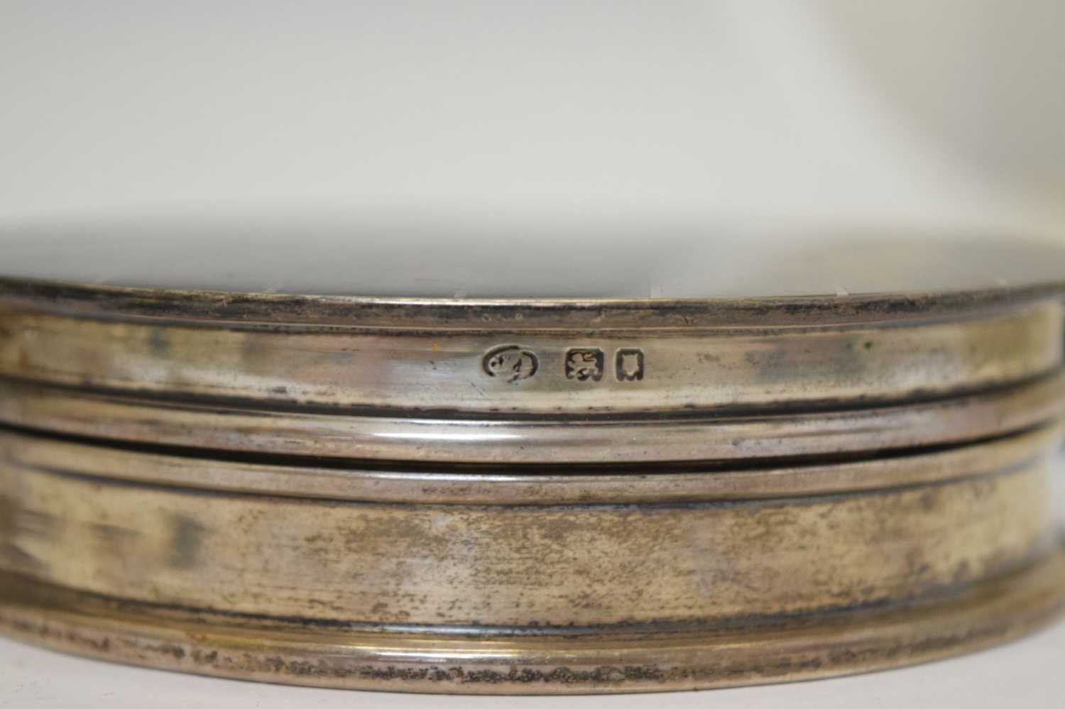 Quantity of silver to include a late Victorian silver chamberstick, etc - Image 10 of 13