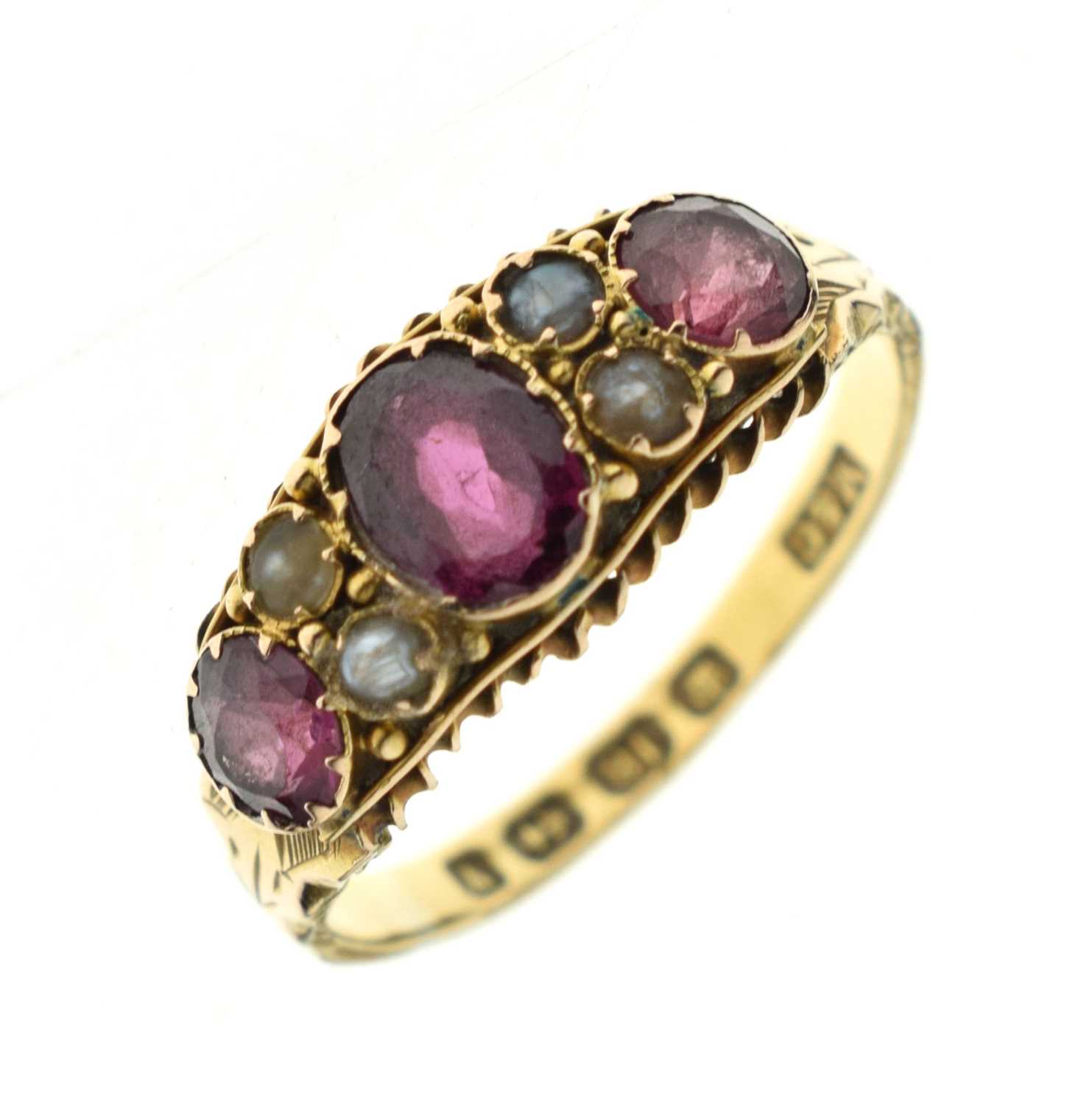 Victorian garnet and pearl boat head 18ct gold ring