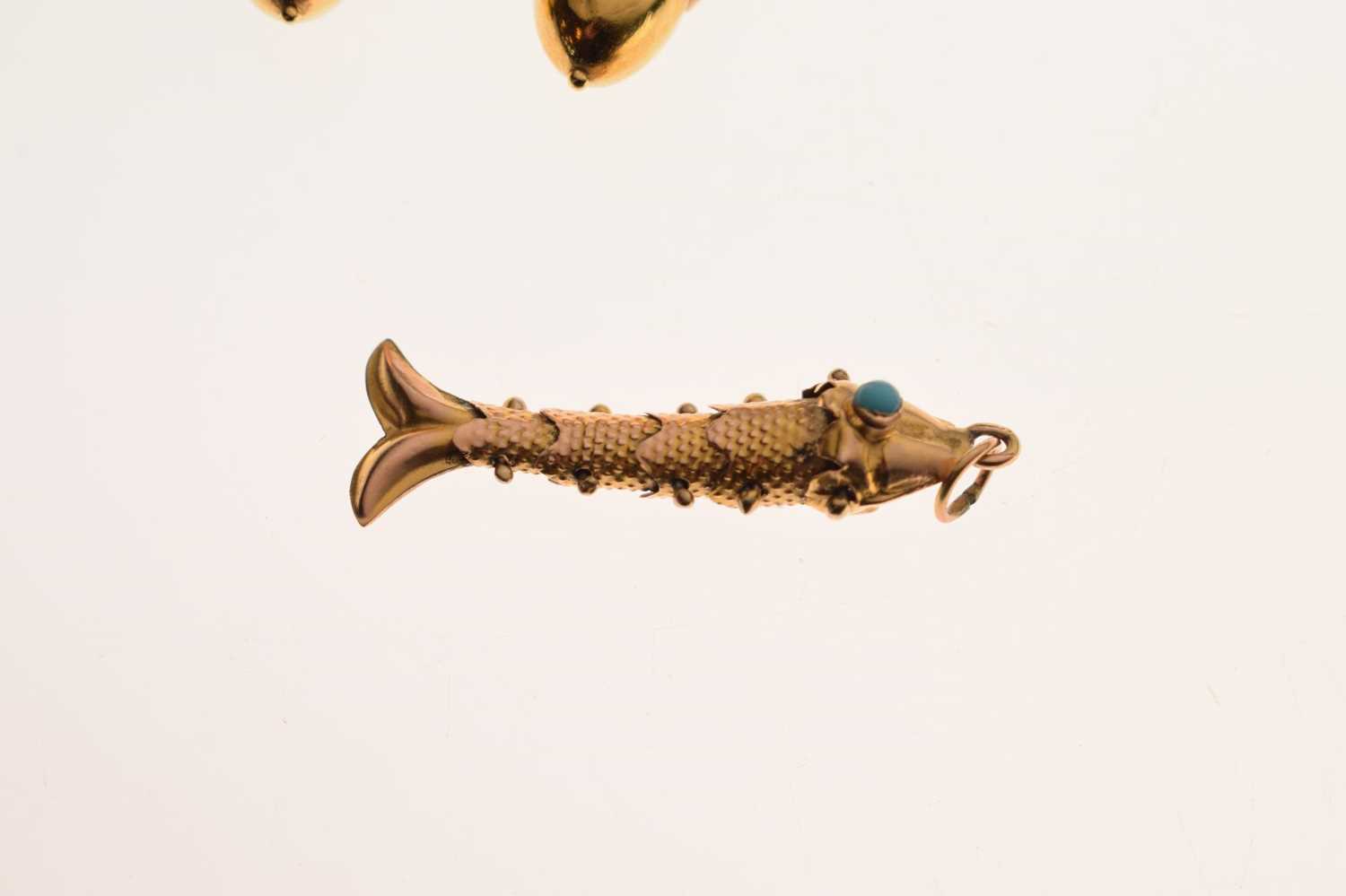 Pair of acorn design earrings, and an articulated fish pendant - Image 3 of 7
