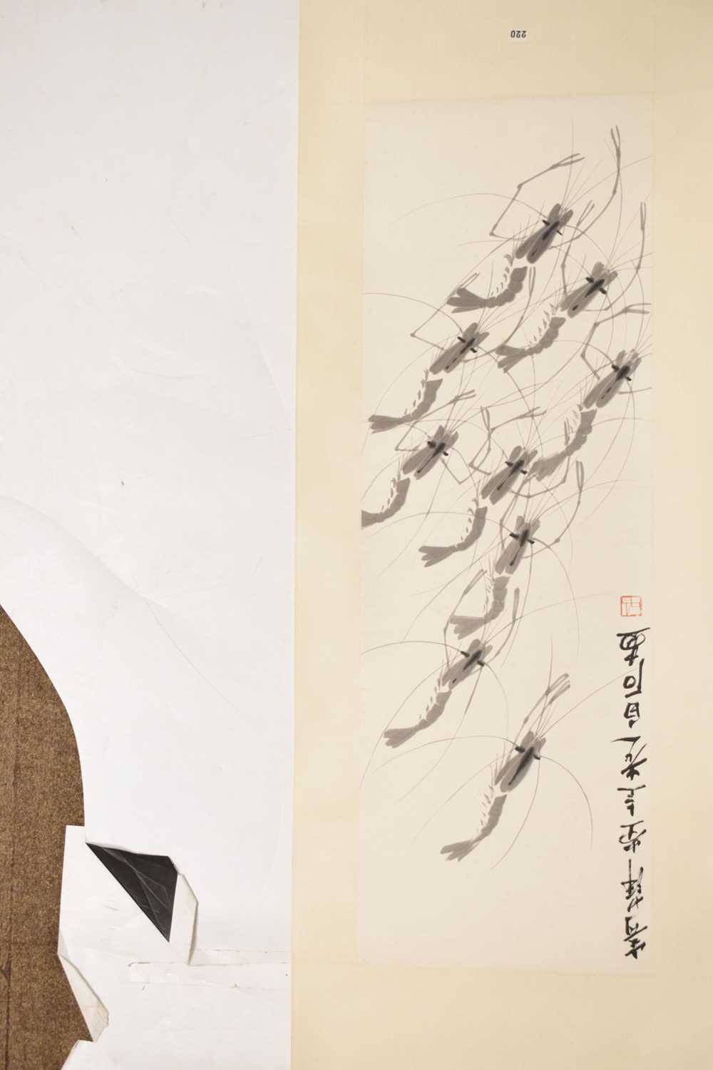 Manner of Qi Baishi (1864 - 1957) - Chinese watercolour scroll, nine shrimps or crayfish - Image 16 of 18