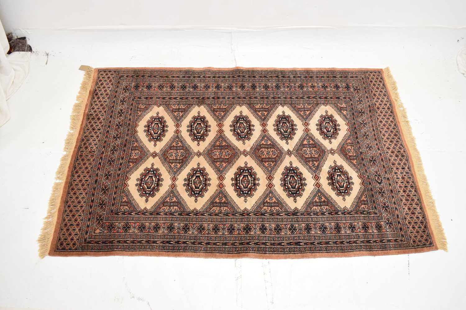 Middle Eastern wool rug - Image 2 of 9