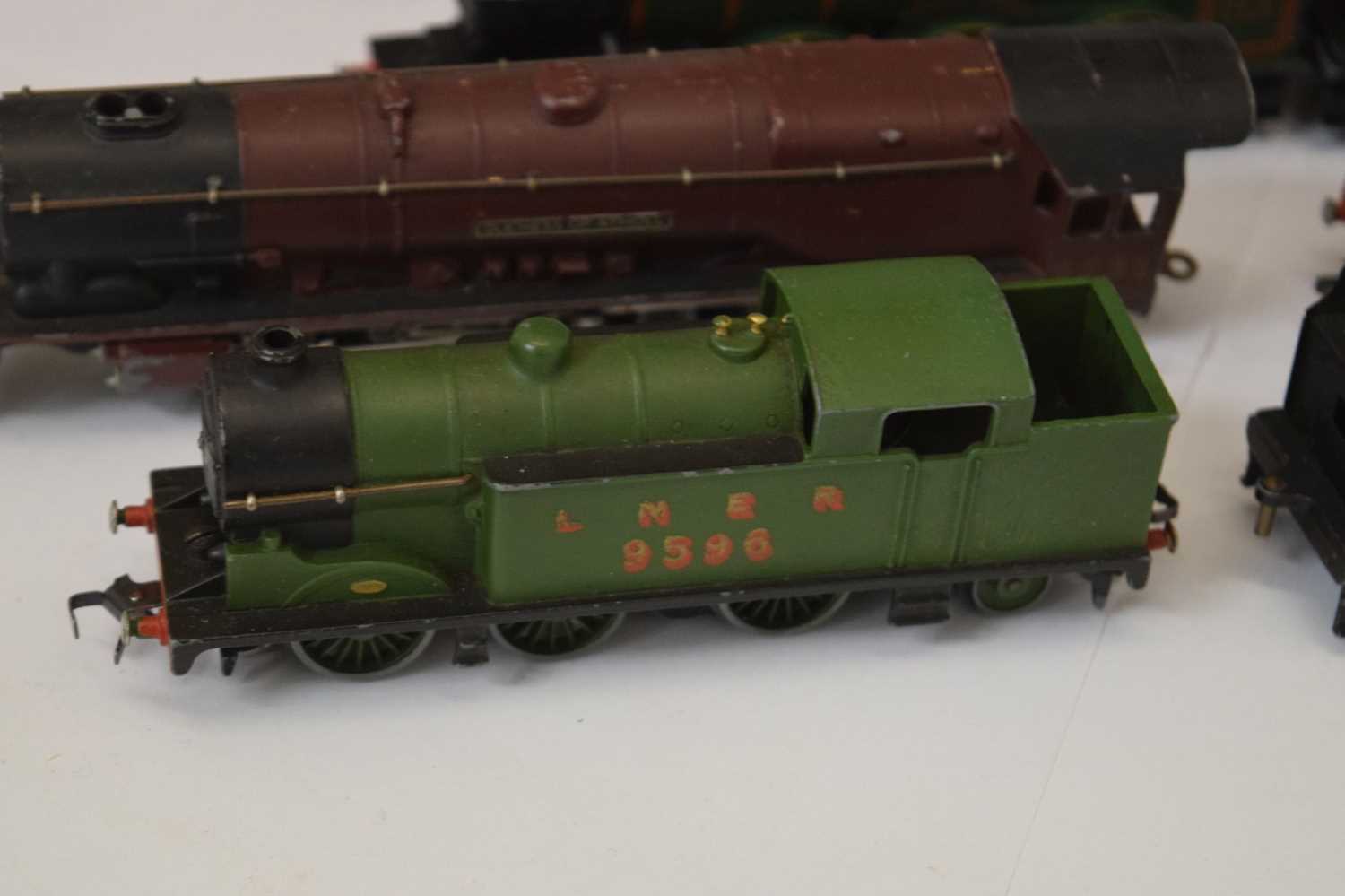 Hornby/Hornby Dublo - Group of six 00 gauge railway trainset locomotives - Image 3 of 8