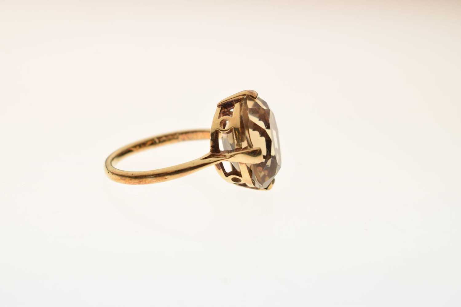 9ct gold smoky quartz dress ring - Image 4 of 6