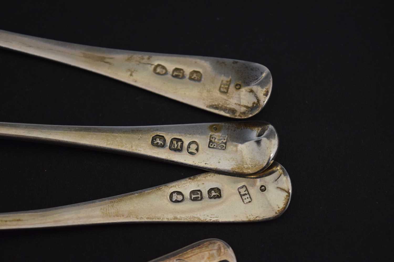 Quantity of silver to include two silver Fiddle pattern tablespoons, etc - Image 5 of 11