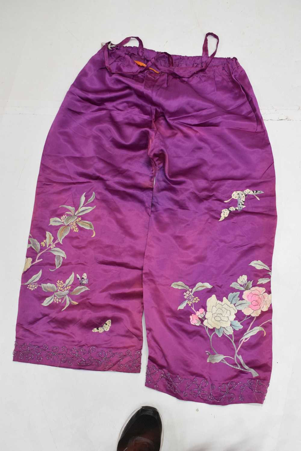 Lady's Chinese embroidered purple silk jacket and trousers, circa 1900 - Image 14 of 18