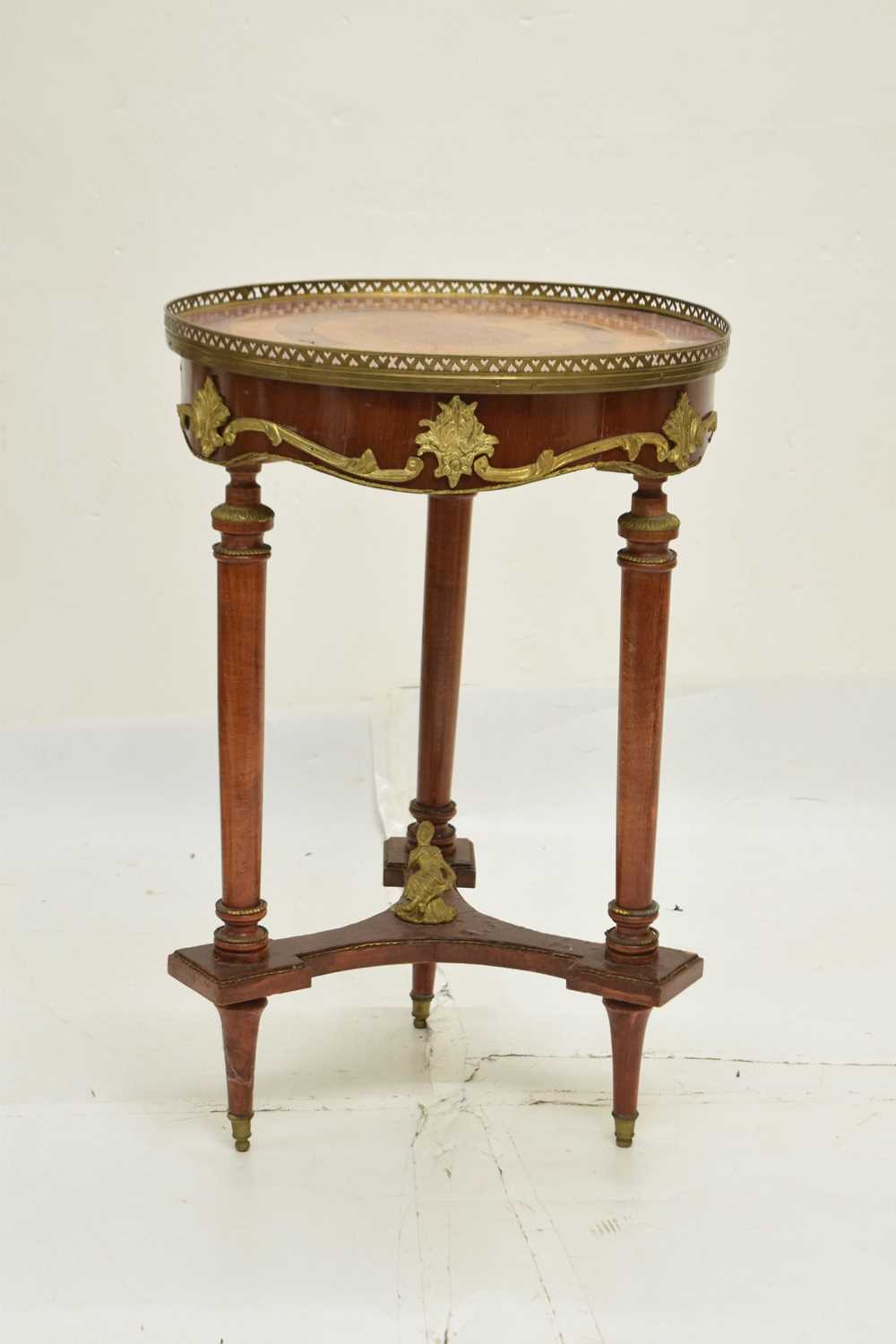 French kingwood and tulipwood occasional table - Image 2 of 10