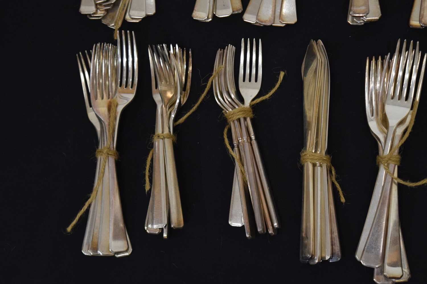 Collection of mainly Elkington & Co. silver plated cutlery - Image 6 of 13