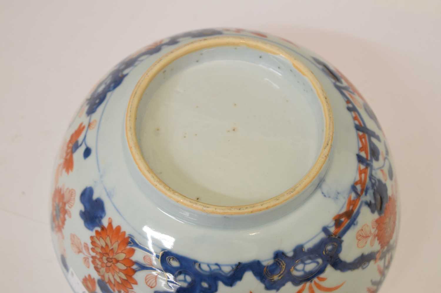 19th century Japanese Imari porcelain bowl - Image 6 of 10