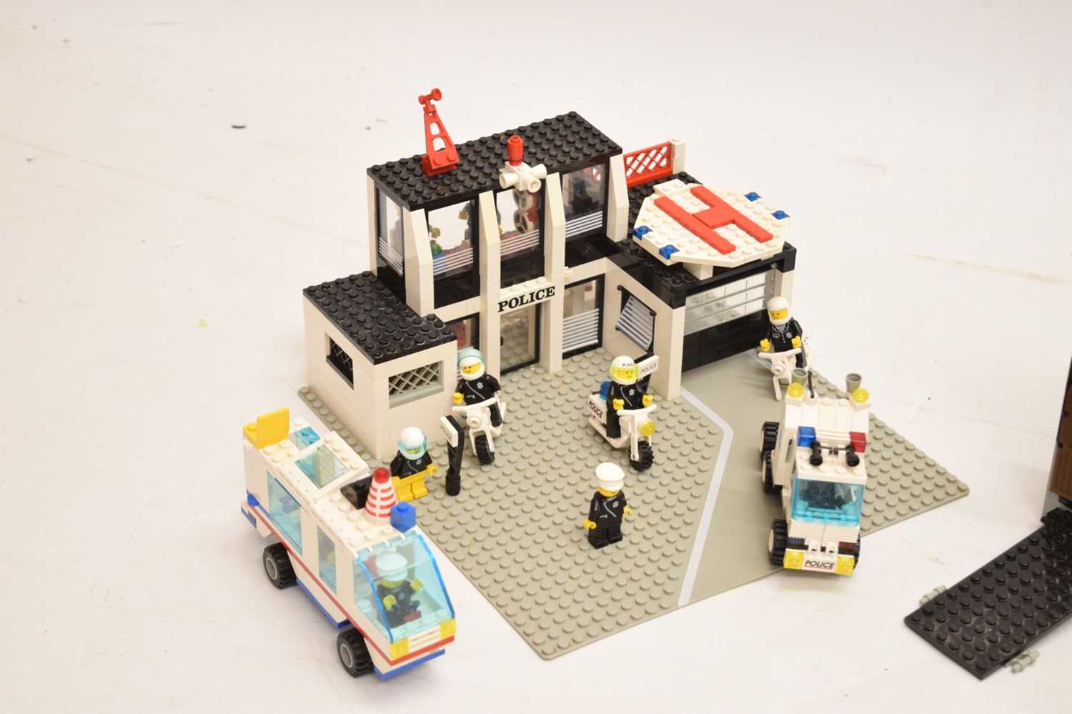 Lego - Five built sets - Image 3 of 8