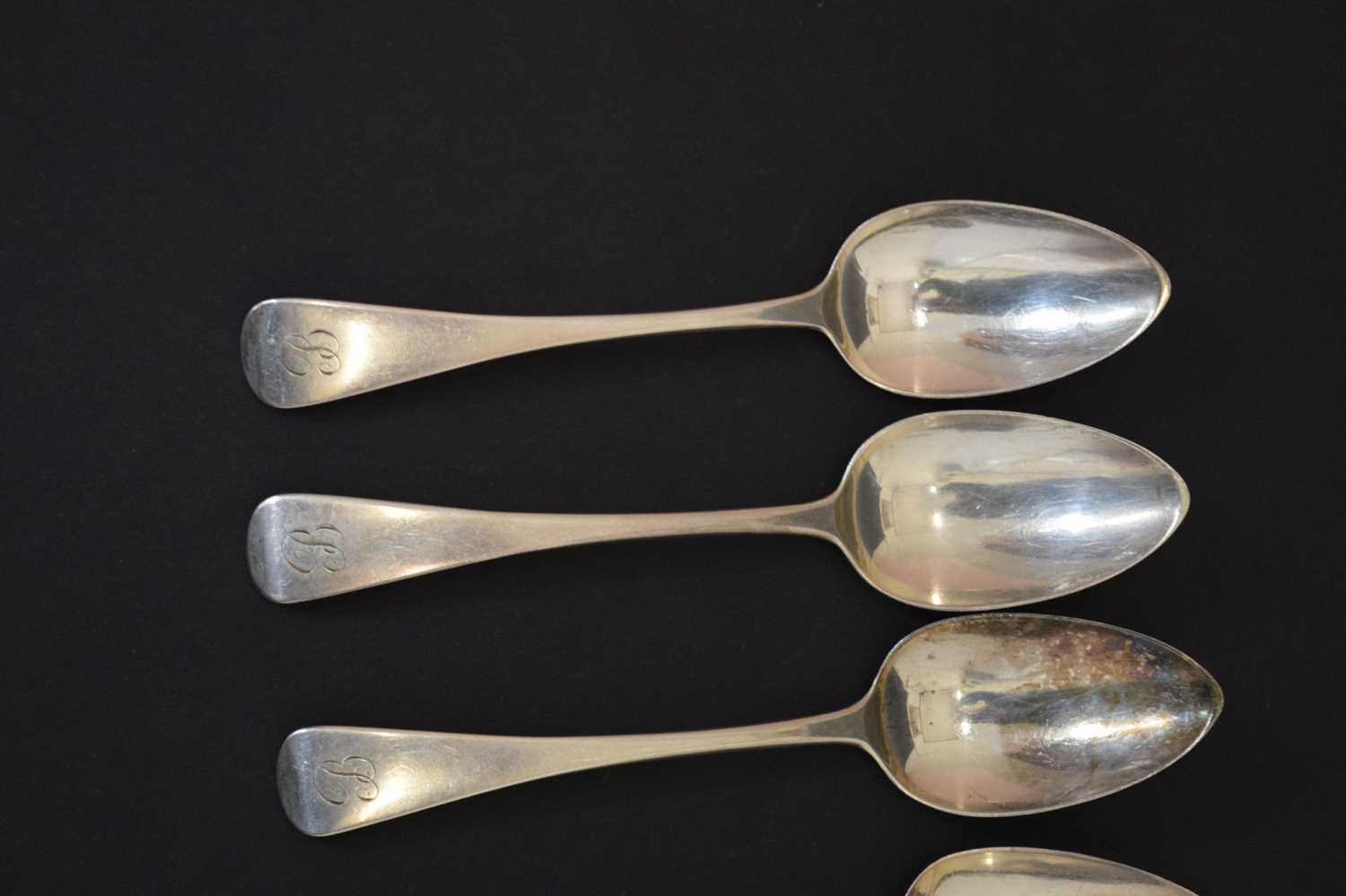 Ten Georgian silver Old English pattern dessert spoons - Image 3 of 11