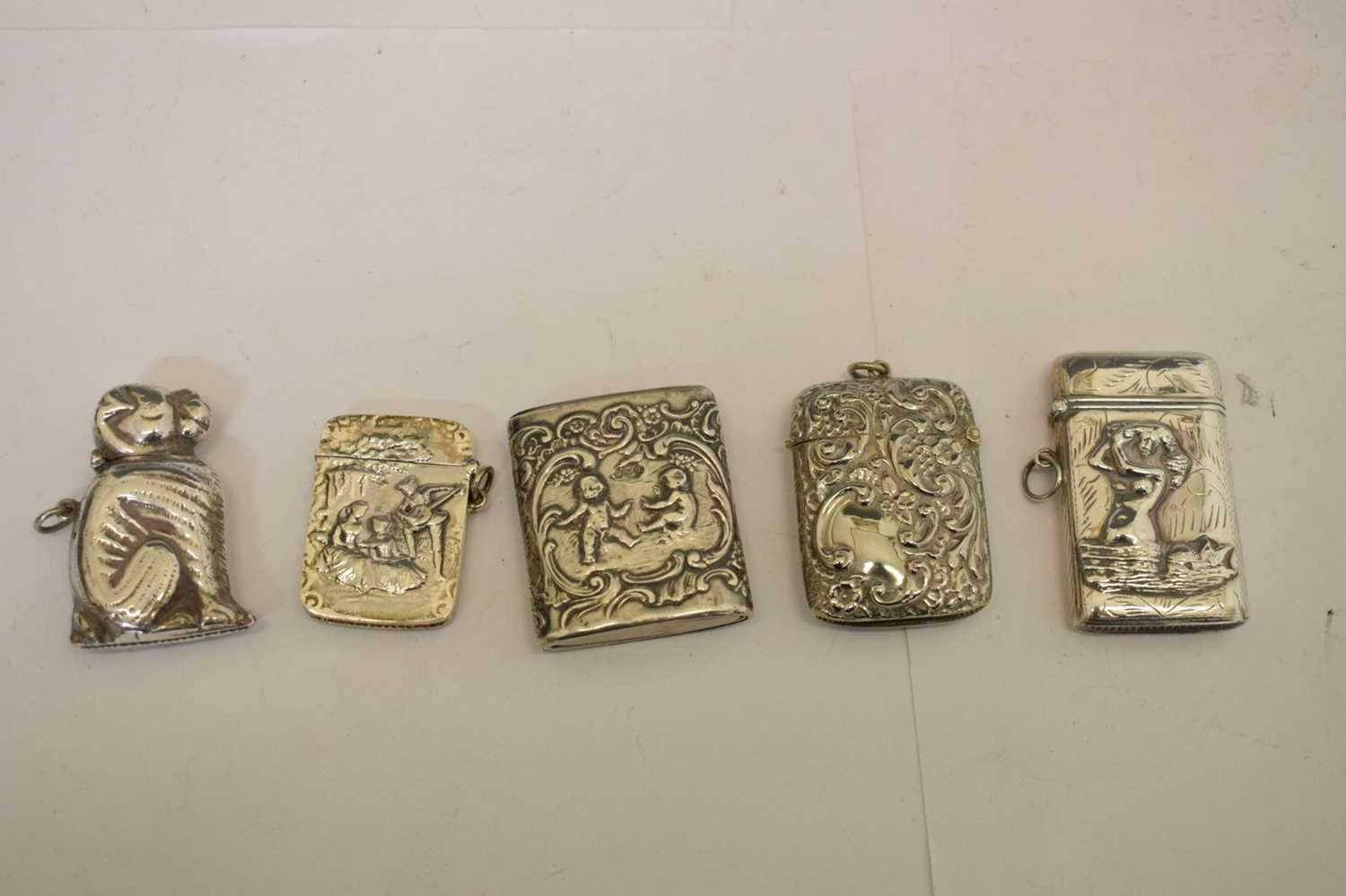 Collection of silver items to include matchbox sleeves, pot lids, dishes, etc - Image 6 of 18