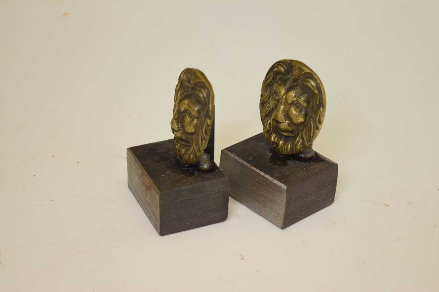 Pair of antique cast lion mask mounts - Image 5 of 5