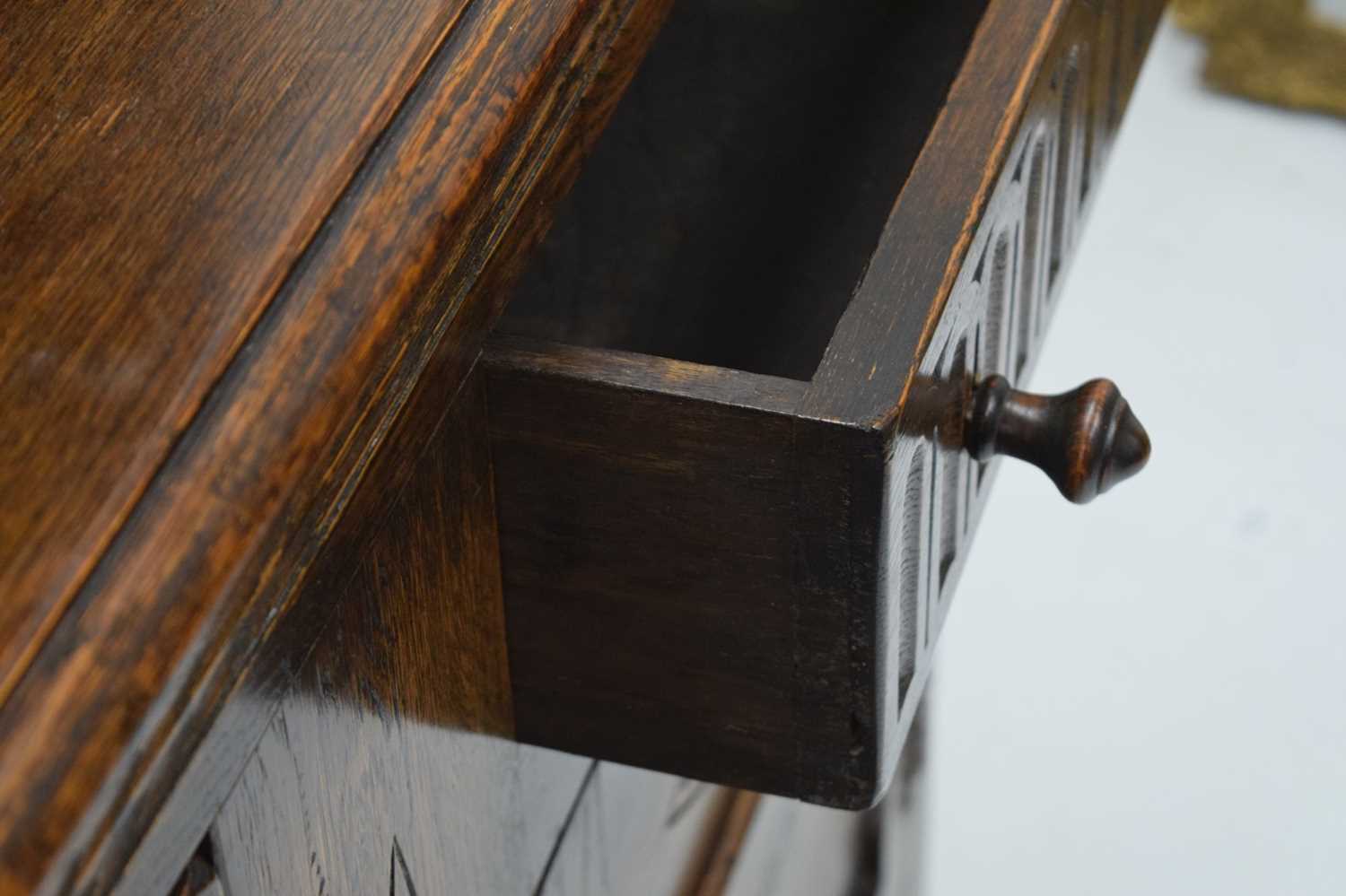 Old reproduction oak dresser - Image 9 of 17