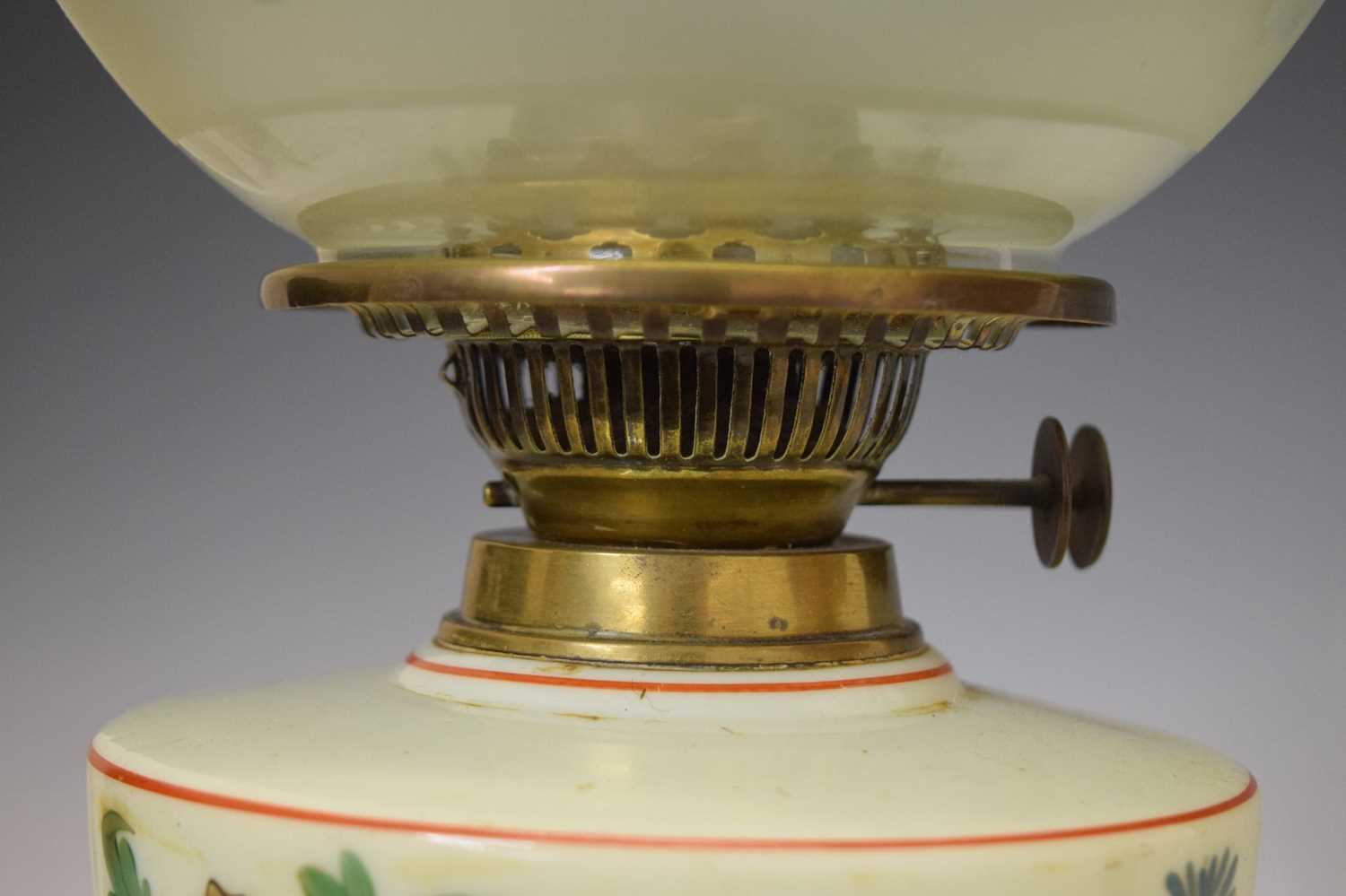 Two Victorian oil lamps - Image 10 of 15