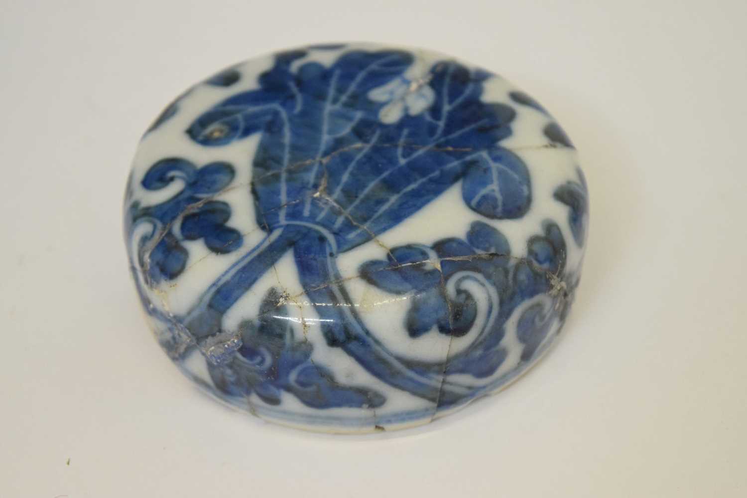Late 19th century Chinese octagonal blue and white vase - Image 4 of 6