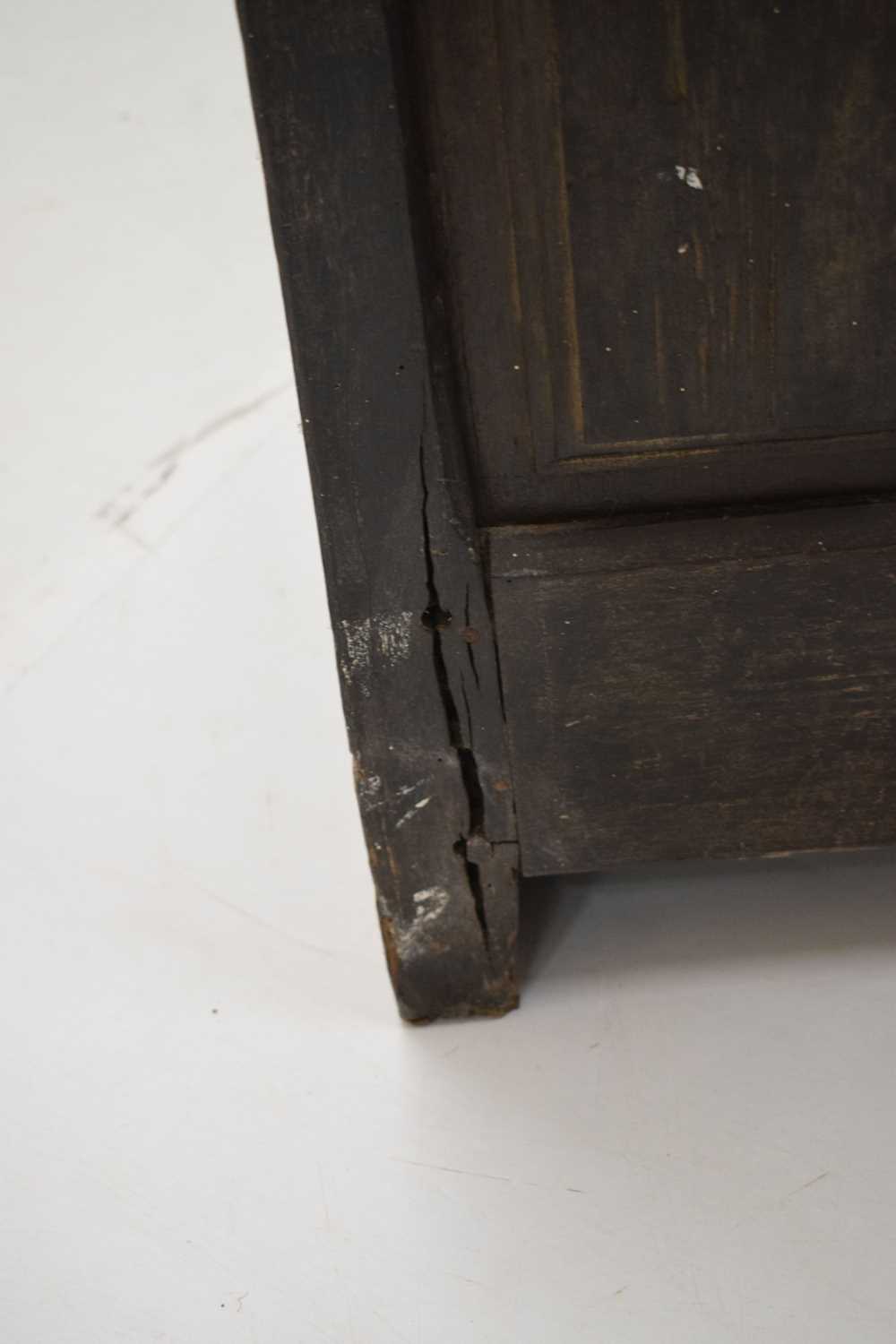 17th century oak chip-carved coffer or bedding chest - Image 9 of 21