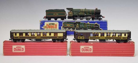 Hornby Dublo - Boxed 'Bristol Castle' 00 gauge and Pullman coaches