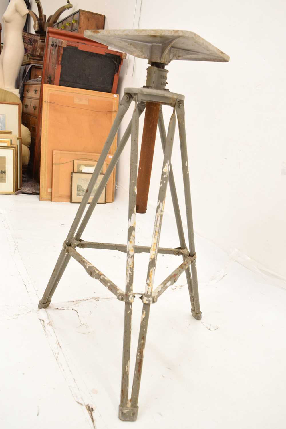 Alec Tiranti Ltd. metal 'Scopus' adjustable modelling stand - Image 8 of 8