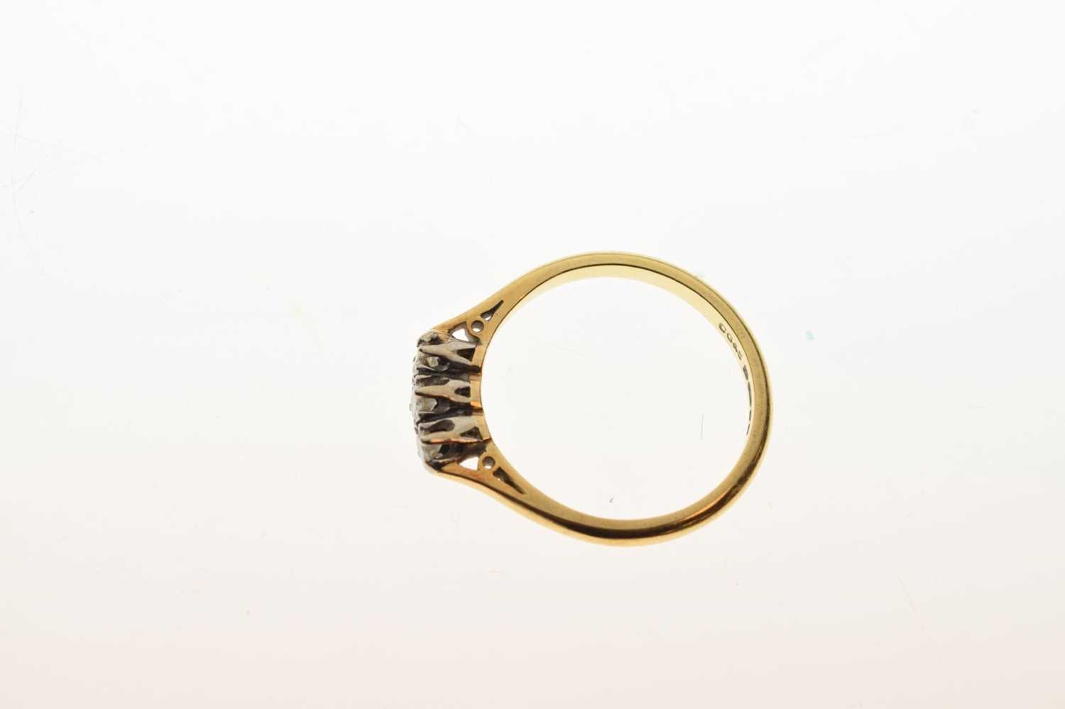 18ct gold diamond three-stone ring - Image 7 of 7