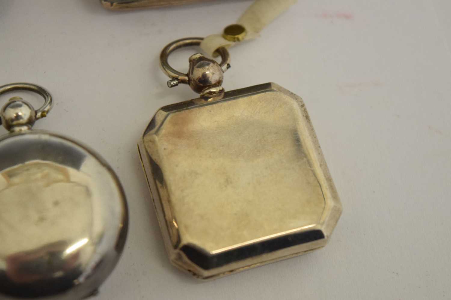 Four silver sovereign and coin cases and a George III silver vinaigrette - Image 4 of 12