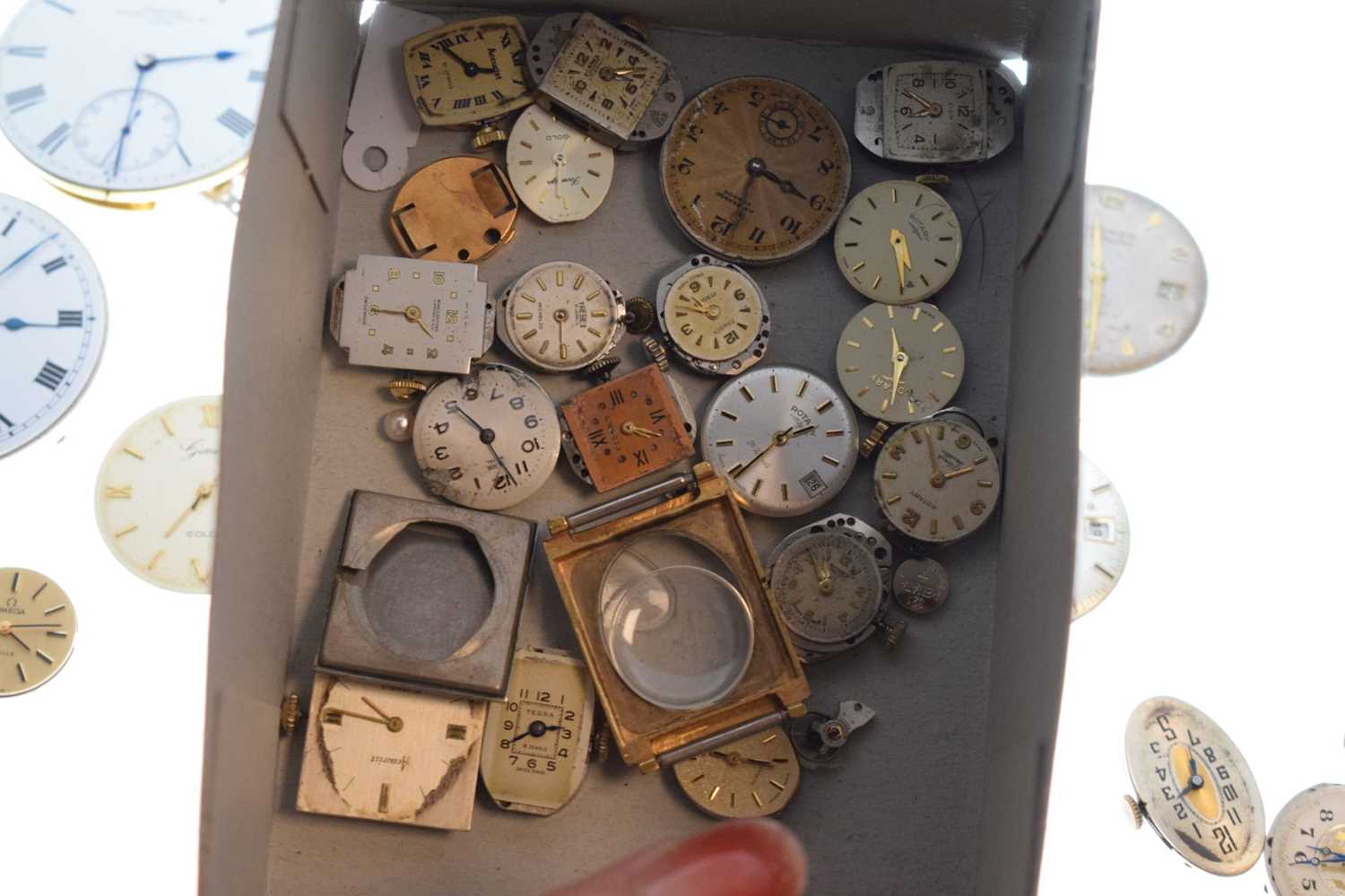 Assorted pocket and wrist watch movements to include Omega and Waltham - Image 7 of 8
