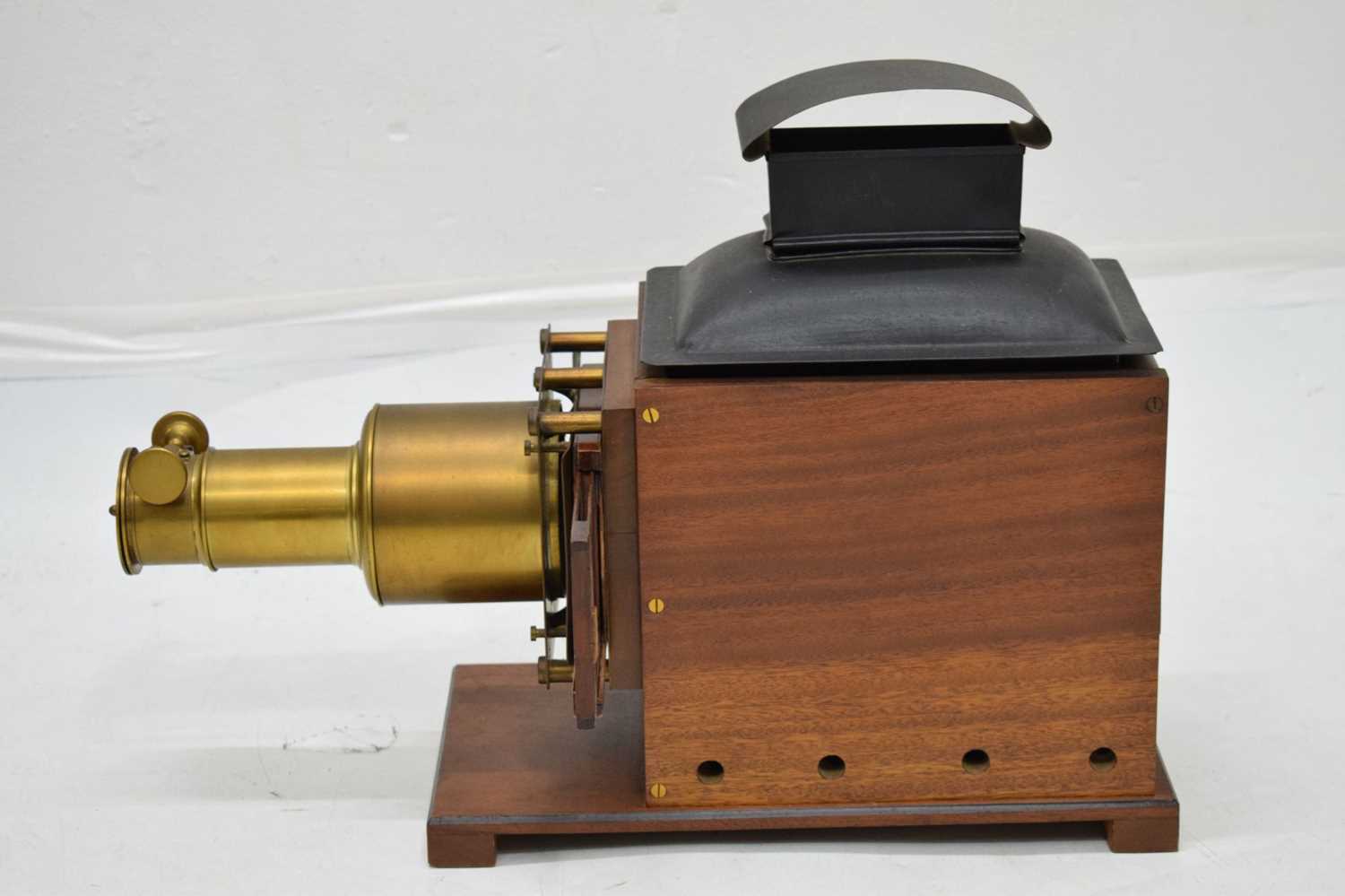 Late 19th/early 20th century brass and mahogany magic lantern - Image 7 of 12