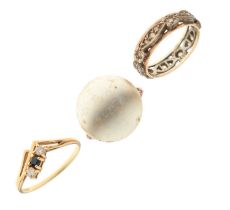 Three 9ct dress rings