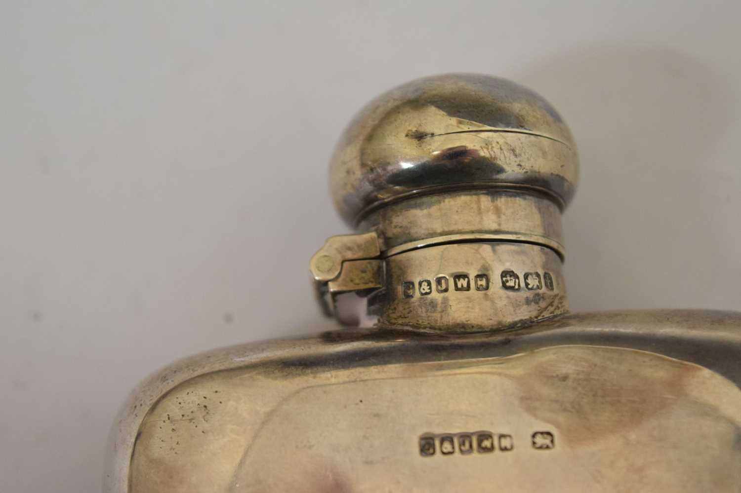 Late Victorian silver hip flask - Image 4 of 7