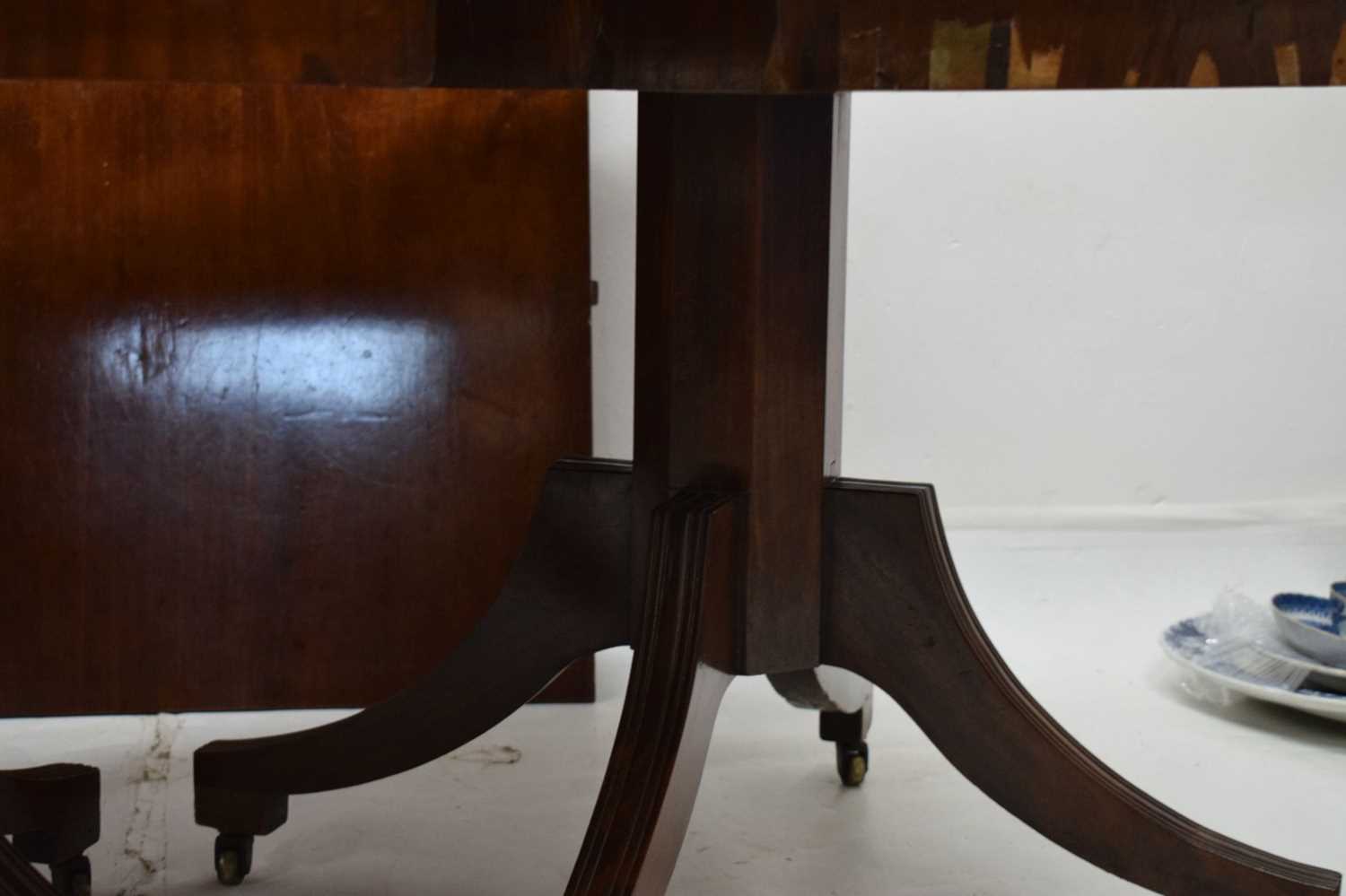 Late Georgian mahogany twin pillar extending dining table - Image 6 of 10