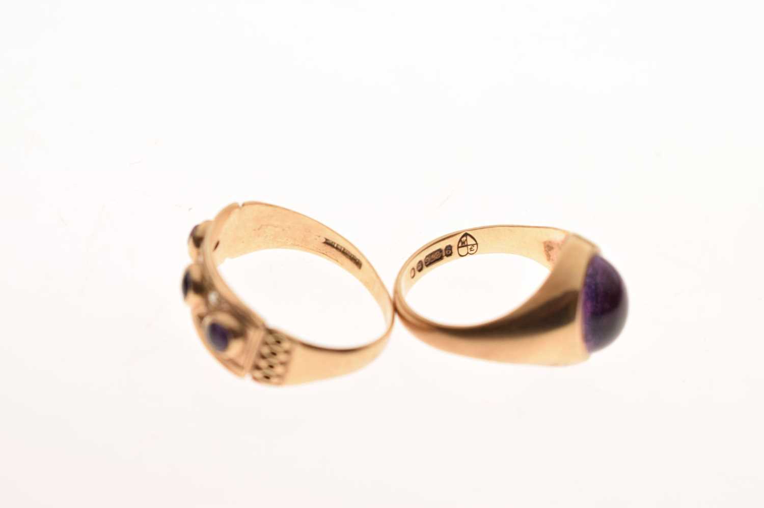 Amethyst cabochon 9ct gold ring, and an amethyst and diamond 9ct gold ring (2) - Image 6 of 6