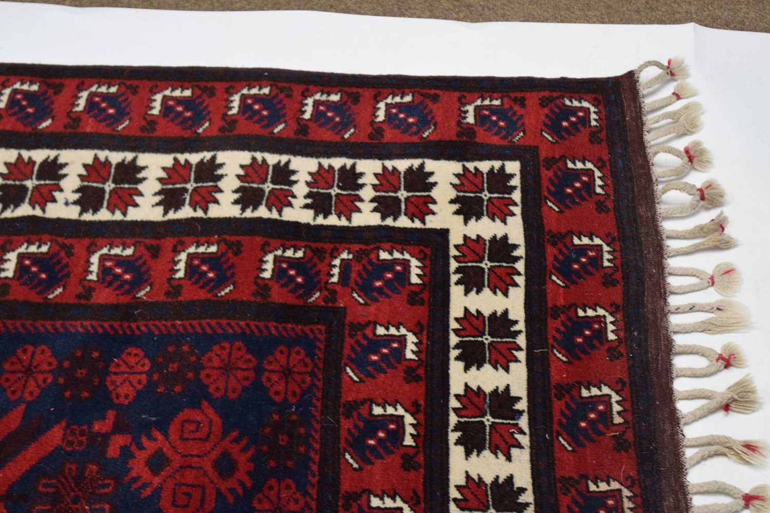 Middle Eastern wool rug, 290cm x 190cm - Image 5 of 12