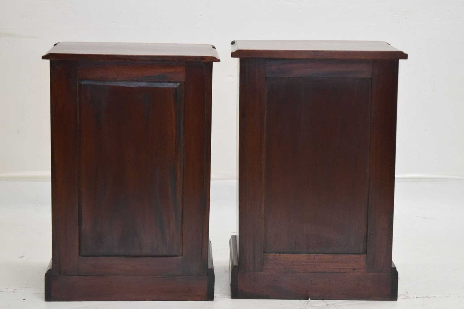 Pair of reproduction mahogany five-drawer bedside chests of drawers - Image 2 of 8