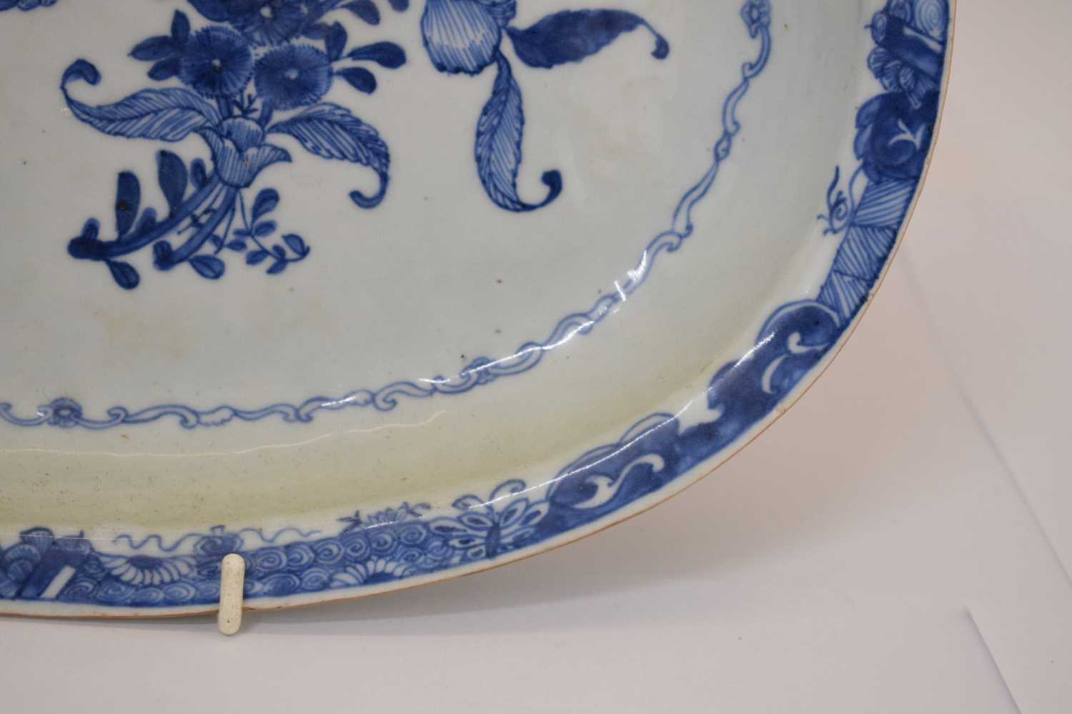 Chinese export porcelain blue and white oval dish - Image 5 of 16