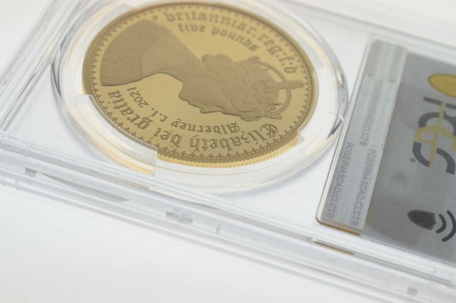 Alderney Elizabeth II New Gothic crown gold coin, 2021 - Image 3 of 10