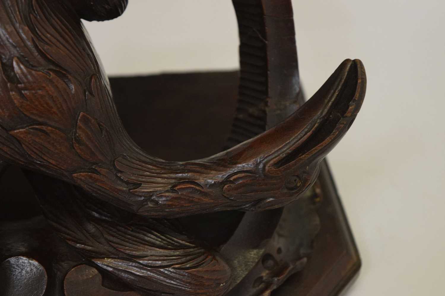 Carved wood wall bracket depicting a perched stylised bird - Image 5 of 7