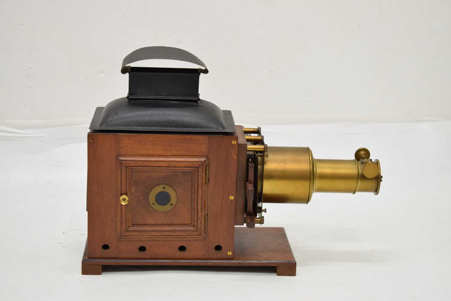 Late 19th/early 20th century brass and mahogany magic lantern - Image 2 of 12